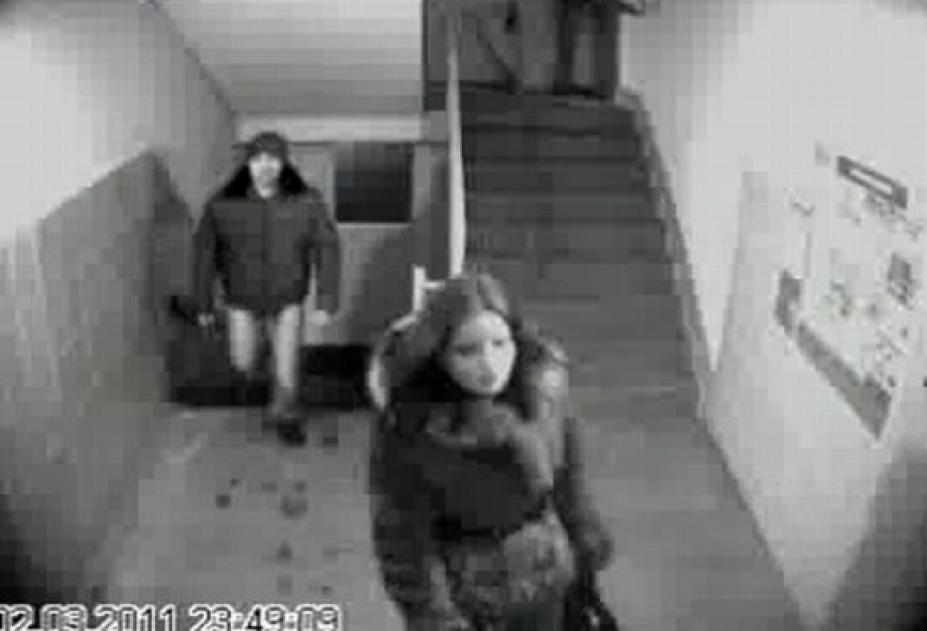 Русская девочка в душе на скрытую камеру - часть 2