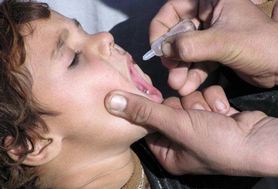 Кончина фото. Прививка от полиомиелита фото. Прививка в ротовую полость. Прививка от полиомиелита в Израиле.