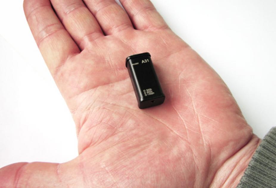 Скинуть диктофон. Микро GPS маячок для слежения за человеком. Мини диктофон Digital Voice Recorder. Жучок трекер для прослушки. Edic-Mini ray+ a105.