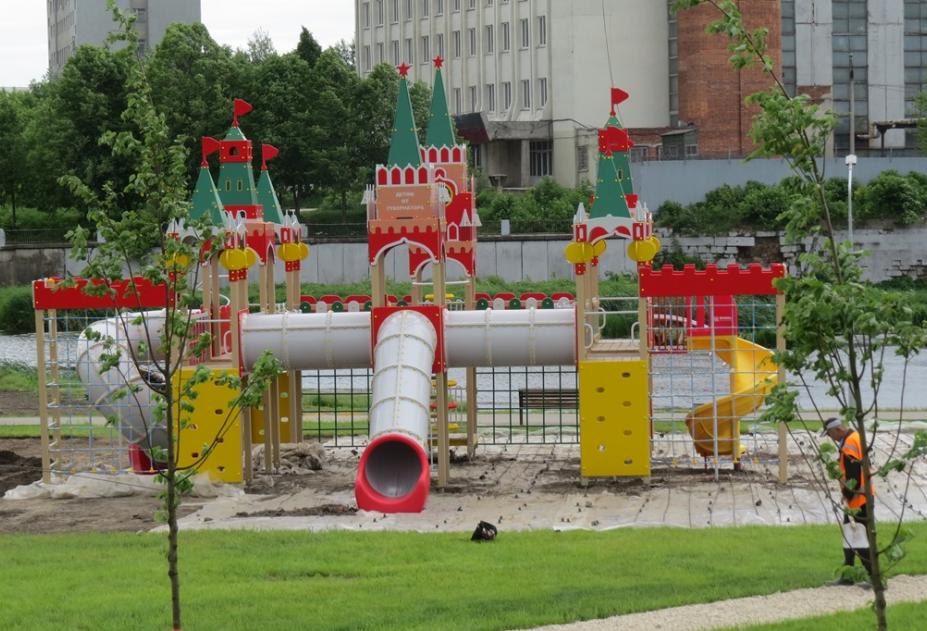Детская площадка на набережной челябинск