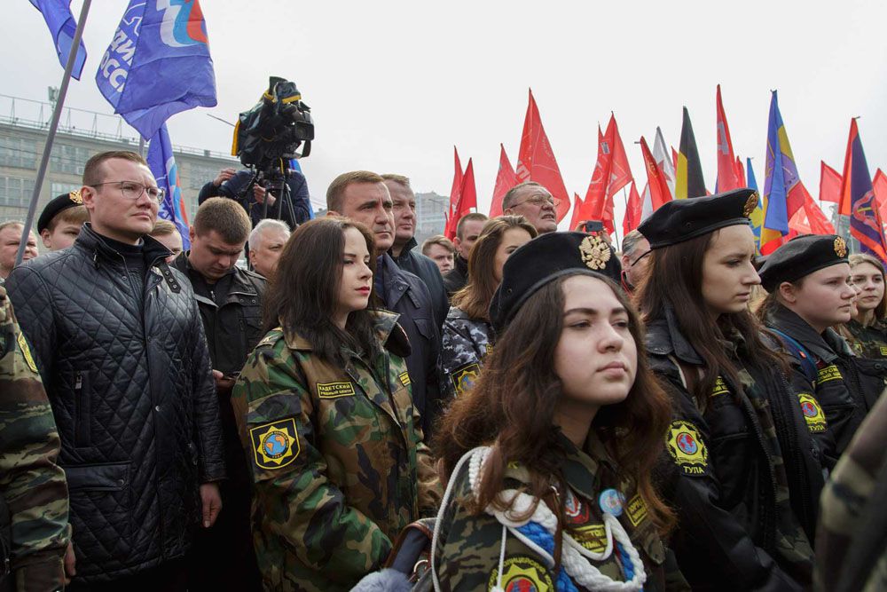 Митинг на площади победы