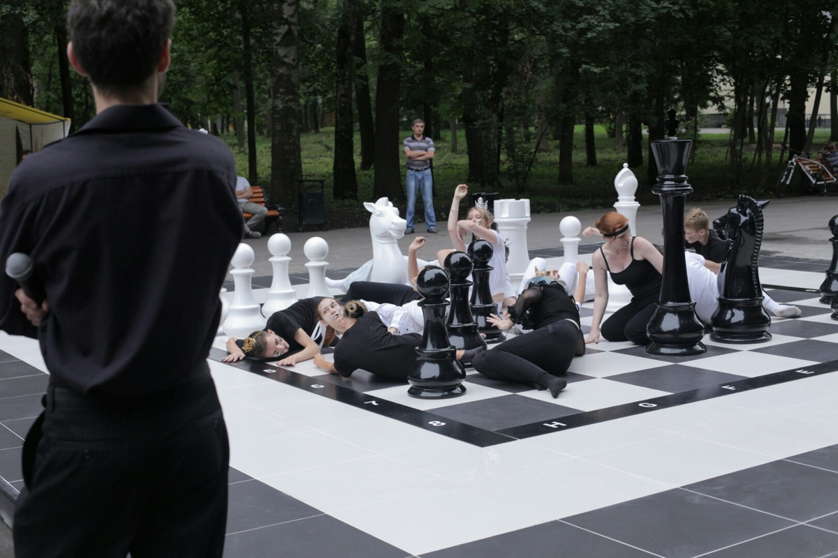 Самые большие шахматы в мире фото