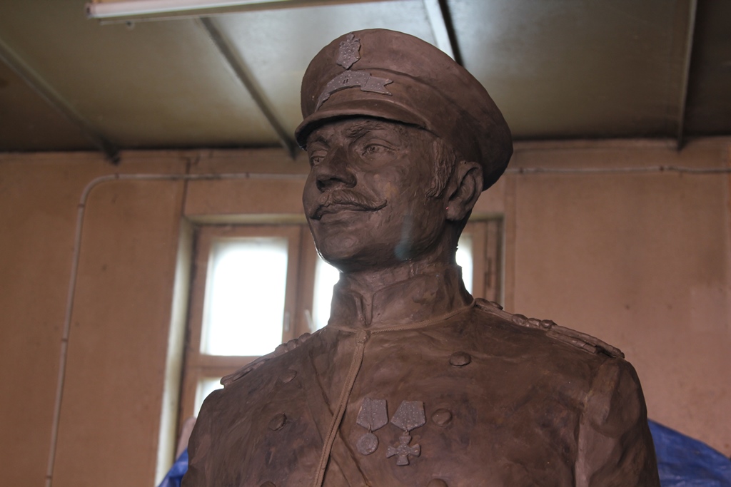 Памятник при жизни кому. Тульский городовой. Скульптура городовой в Туле. Памятник городовому. Памятник городовому в Нижнем Новгороде.