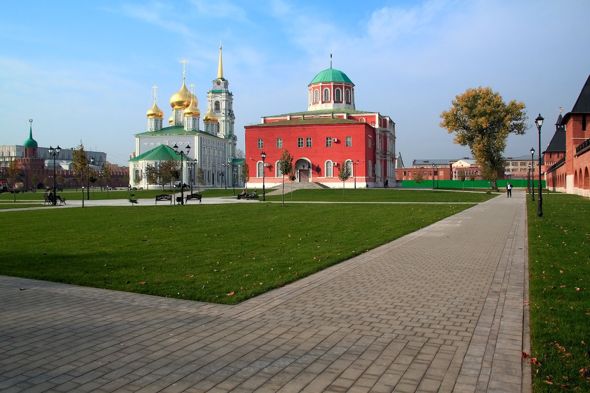 Где в туле можно. Богоявленский собор тульского Кремля Тульский Кремль. Успенский и Богоявленский соборы тульского Кремля. Тула Тульский Кремль Успенский и Богоявленский соборы. Тула (город) Успенский и Богоявленский собор.