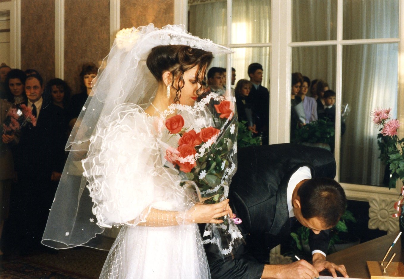 Свадебные платья 1990