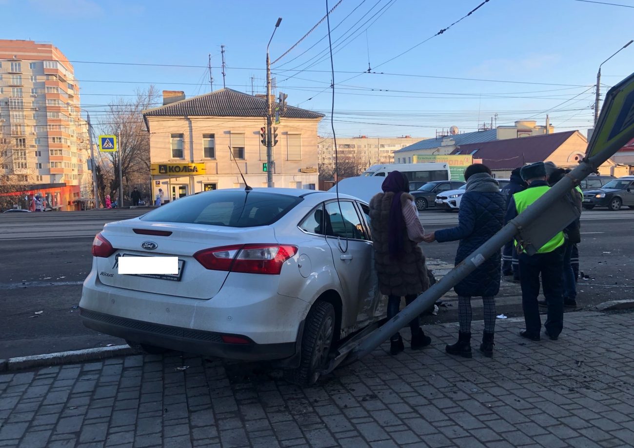 Авария на Октябрьской улице в Туле