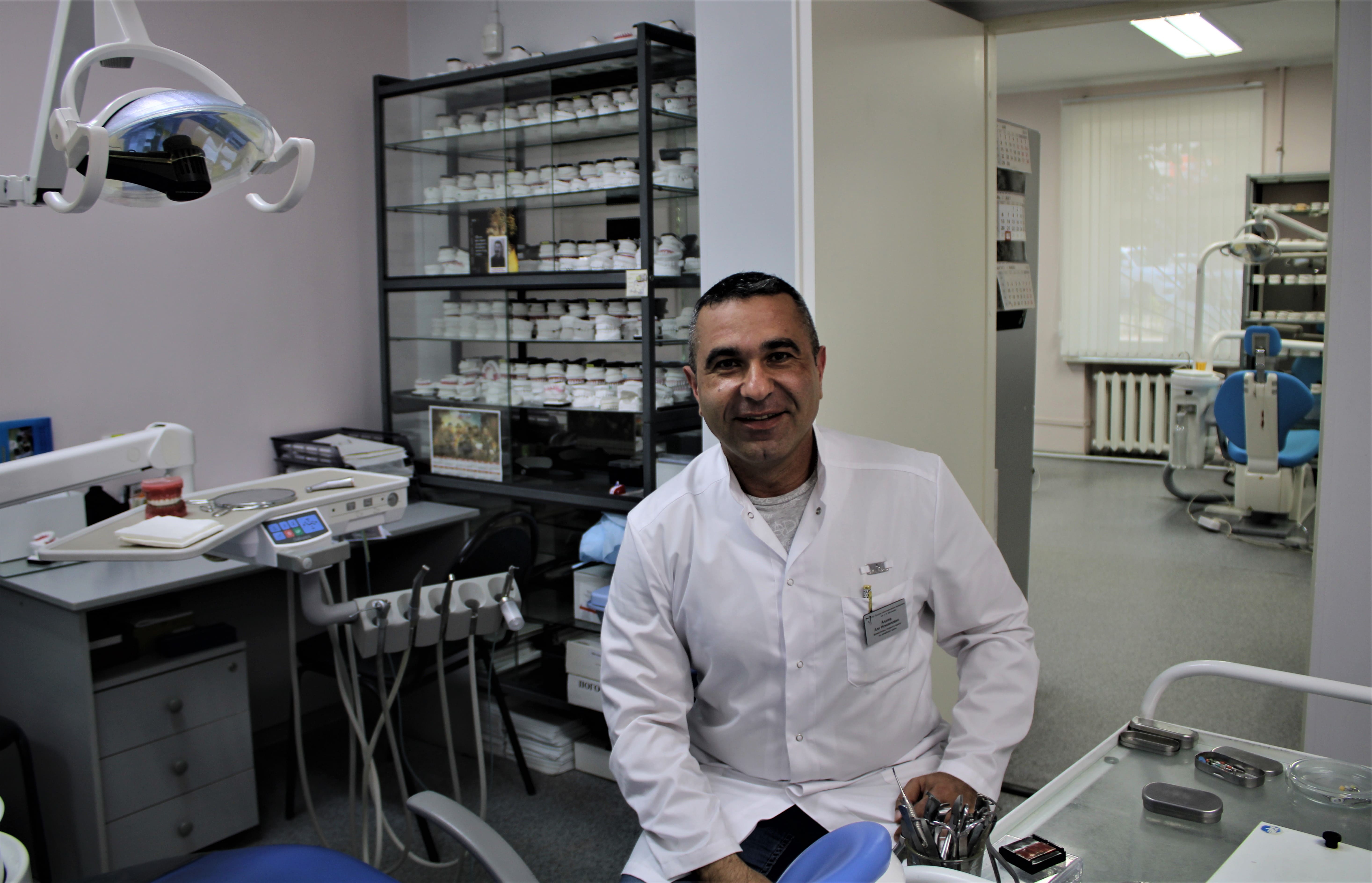 Али Алиев стоматолог