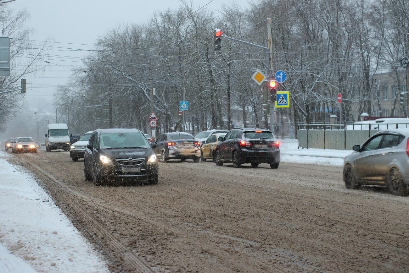 Тульская Госавтоинспекция предупреждает водителей о сильном снегопаде и метели
