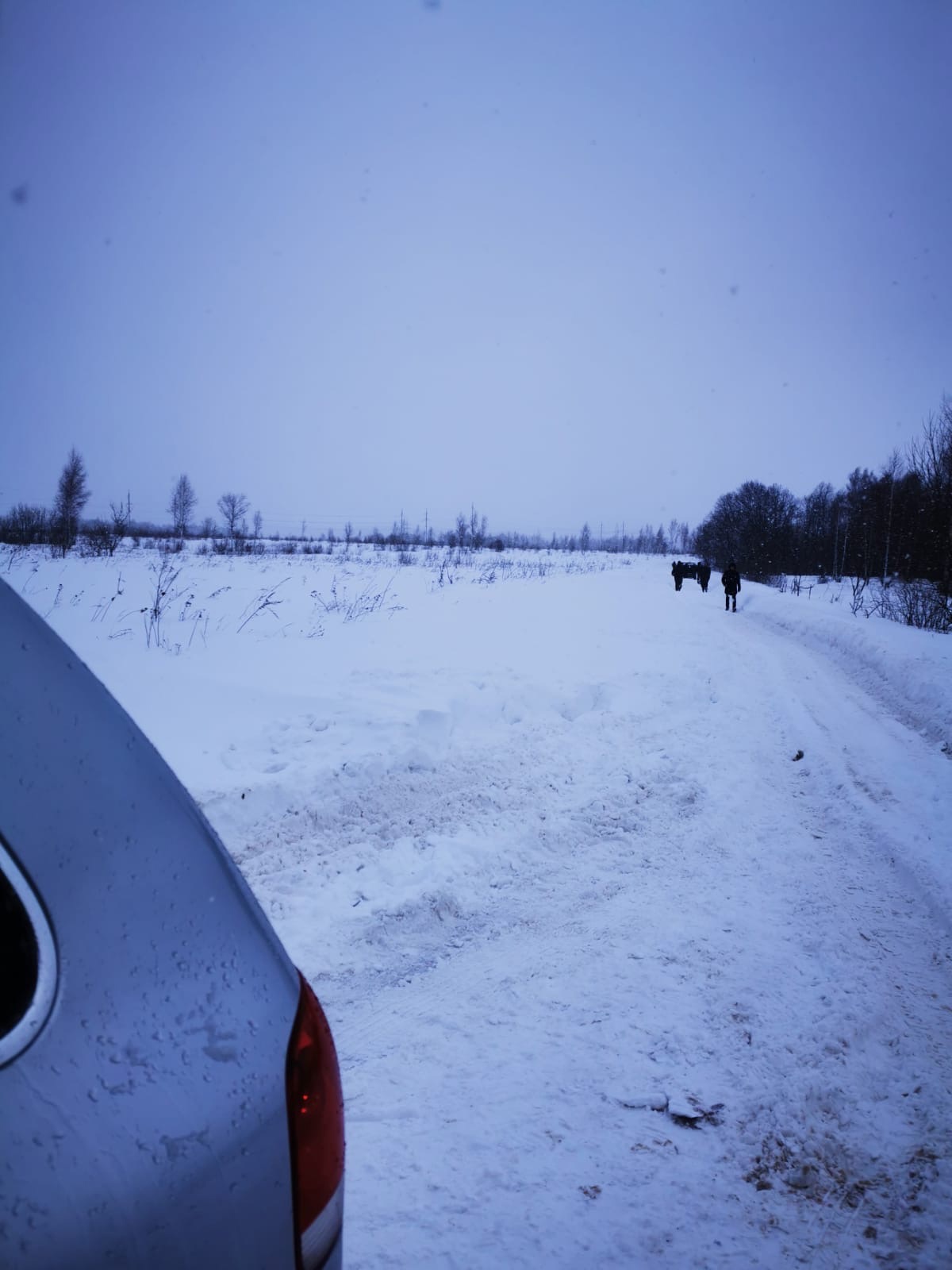 В Алексине похоронный кортеж застрял в снегу у городского кладбища |  18.01.2022 | Тула - БезФормата