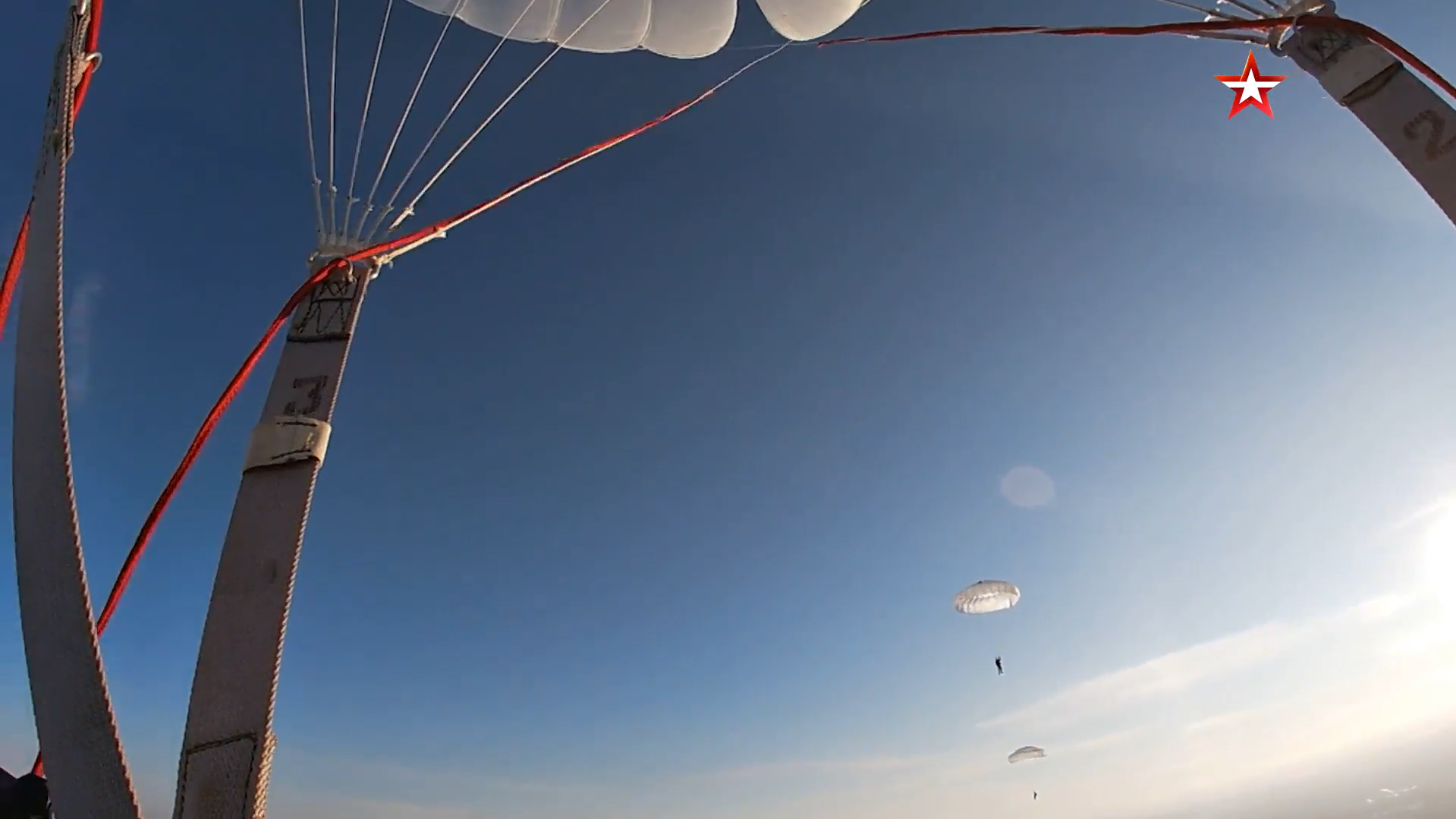 Тульские десантники совершили первые прыжки с парашютом в 2022 году