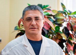 Доктор Александр Мясников заявил, что каждый пятый заражается "омикроном" в больнице