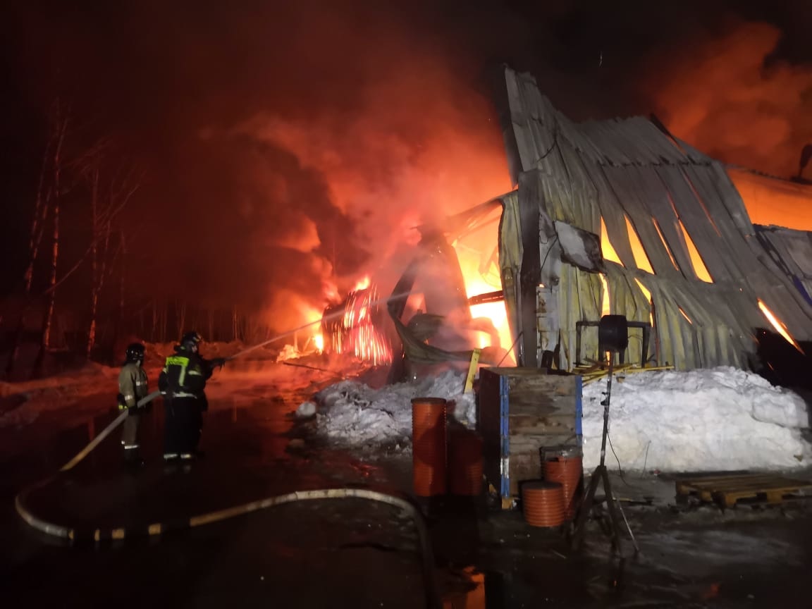 Пожар в туле сегодня в пролетарском. Пожар. Пожар фото. Пожар в Туле. Пожар на предприятии.