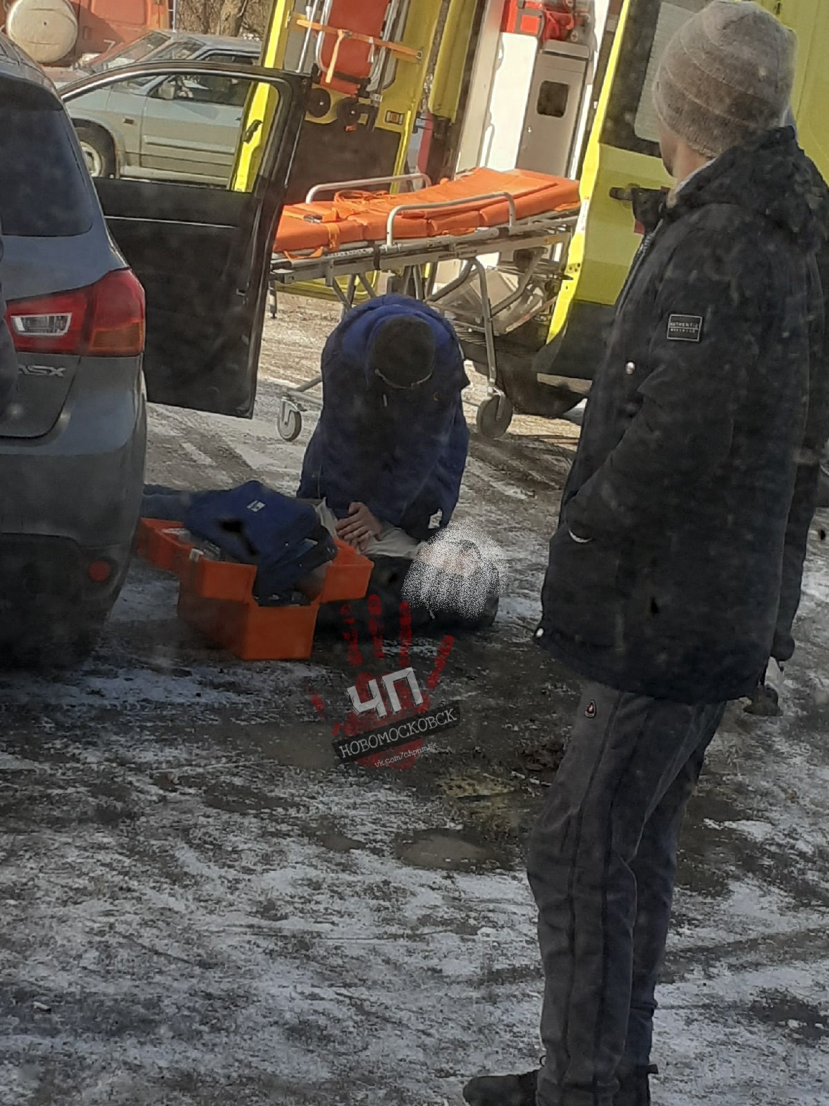 Чп новомосковск. Самосвал на шиномонтажке. Шиномонтаж мужчина. Российские трупы в Украине.