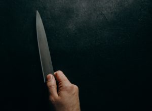 Узловчанка пырнула ножом сожителя в ходе бытового конфликта