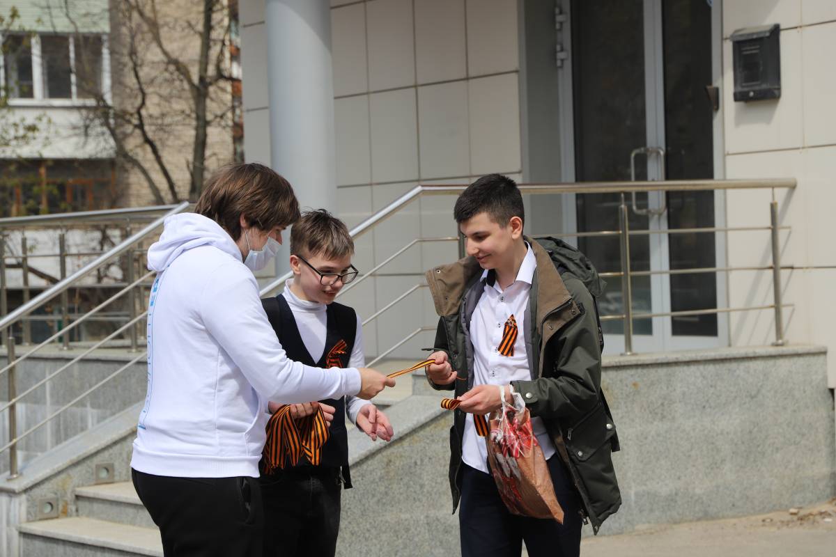 Волонтеры «Единой России» начали акцию «Георгиевская ленточка»