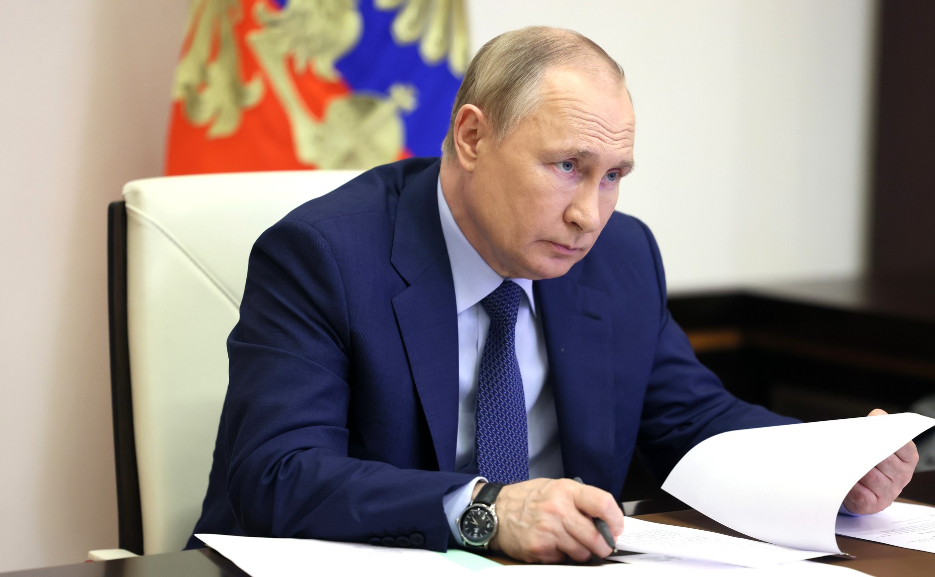Владимир Путин отметил знаком отличия руководителя аппарата тульской счетной палаты