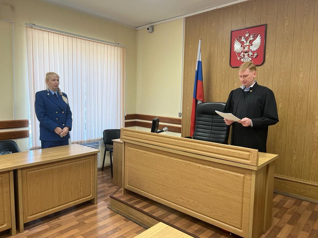 Ð Ð¢ÑÐ»Ðµ Ð´Ð²Ð¾Ð¸Ñ ÑÐºÑ-Ð¿Ð¾Ð»Ð¸ÑÐµÐ¹ÑÐºÐ¸Ñ Ð¾ÑÑÐ´Ð¸Ð»Ð¸ Ð·Ð° Ð¿ÑÐµÐ²ÑÑÐµÐ½Ð¸Ðµ Ð¿Ð¾Ð»Ð½Ð¾Ð¼Ð¾ÑÐ¸Ð¹ Ð¸ Ð¿Ð¾Ð»ÑÑÐµÐ½Ð¸Ðµ Ð²Ð·ÑÑÐ¾Ðº