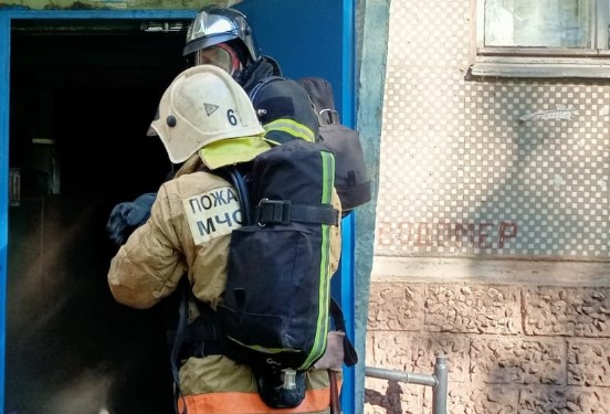 В Туле из-за пожара 10 человек эвакуировали из многоквартирного дома