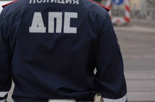 В Туле водитель выехал на встречку и прокатился про тротуару: его оштрафовали на 7 тысяч рублей