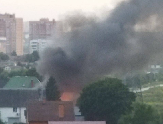 Пожар в туле сегодня в пролетарском. Ураган фото. Пожар в Туле вчера. Пожар в Туле вчера в Пролетарском районе. Пожар в Туле на улице Максима Горького.