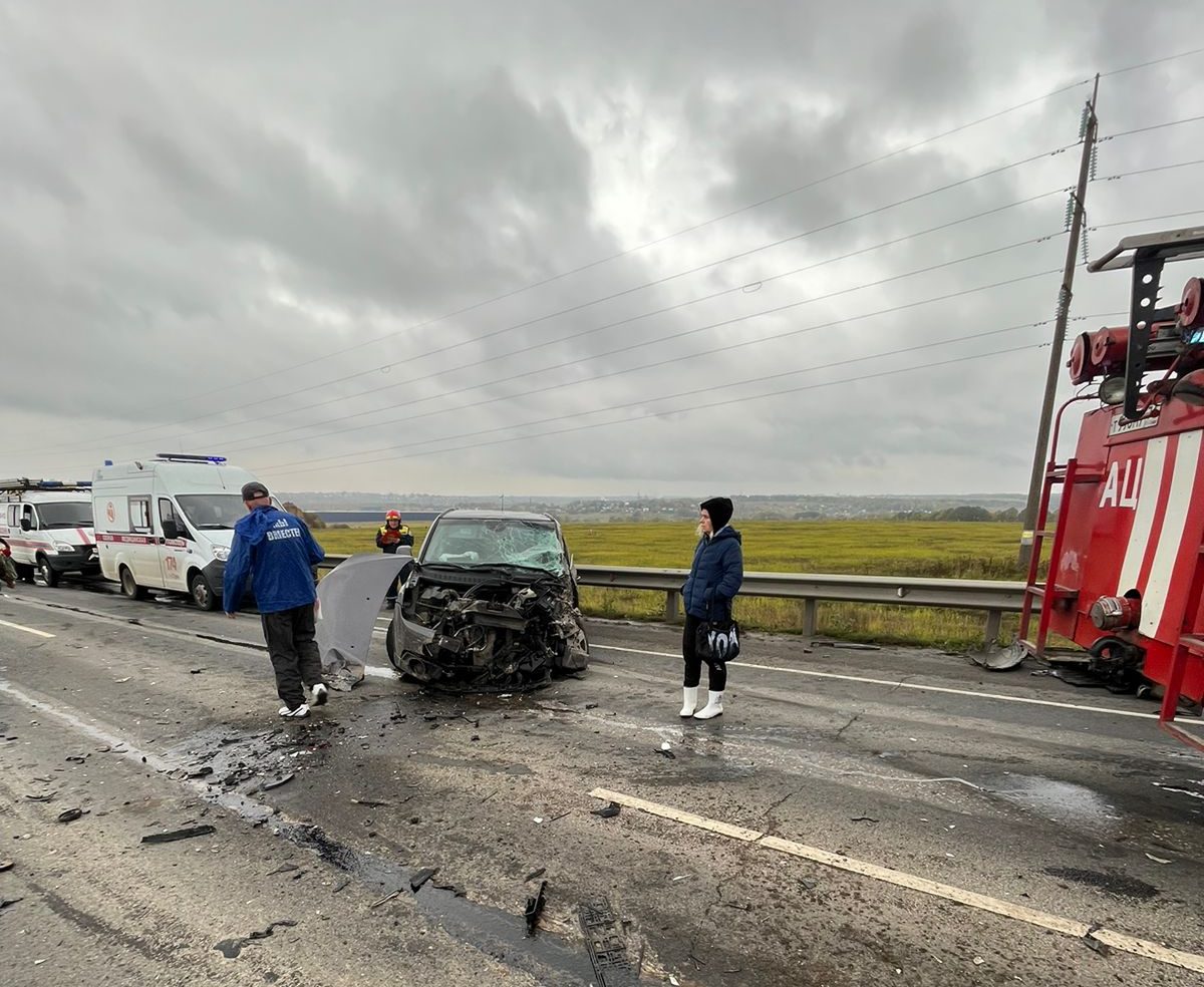 10 октября тула. ДТП на Калужском шоссе Тула. Дорожно-транспортное происшествие.
