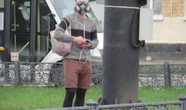 Â«ÐÐµÑÐµÐ±Ð¾Ñ Ð½Ð° Ð³ÑÐ°Ð½Ð¸ ÑÐ°Ð·ÑÐ¼Ð½Ð¾Ð³Ð¾Â»: ÑÑÐ»ÑÐº Ð·Ð°Ð¼ÐµÑÐ¸Ð» Ð½Ð° ÑÐ»Ð¸ÑÐµ Ð³Ð¾ÑÐ¾Ð´Ð° Ð¼ÑÐ¶ÑÐ¸Ð½Ñ Ð² Ð¾ÑÐºÐ°Ñ Ð¸ ÑÐµÑÐ¿Ð¸ÑÐ°ÑÐ¾ÑÐµ