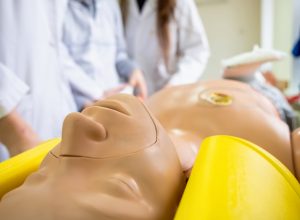 В симуляционном центре Тулы появились новые учебно-тренировочные устройства для оказания первой помощи