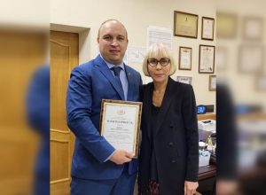 Депутат Госдумы Школкина наградила Дмитрия Ярцева за выполнение плана по ремонту дорог в Туле