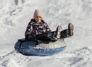 В Тульской области ГИБДД предупреждает родителей об опасности тюбингов