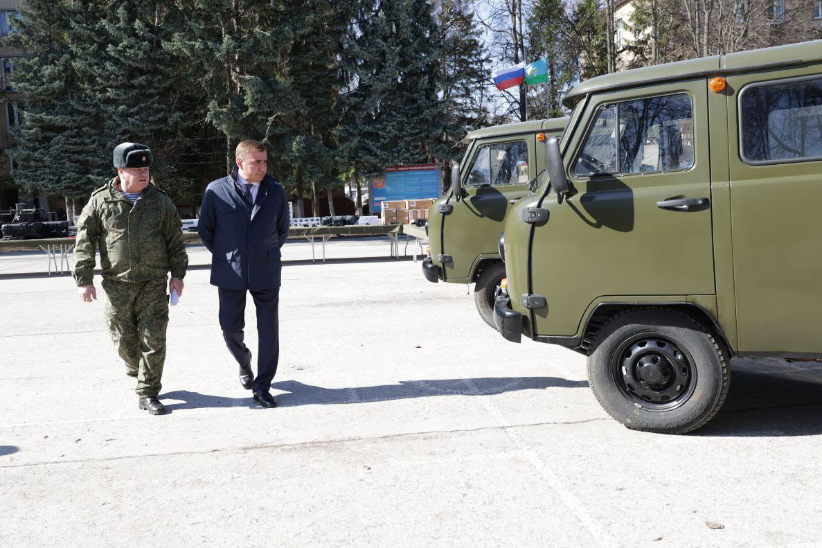 Алексей Дюмин передал 106-й дивизии ВДВ технику и автомобили для выполнения  боевых задач | ИА “Тульская Пресса”