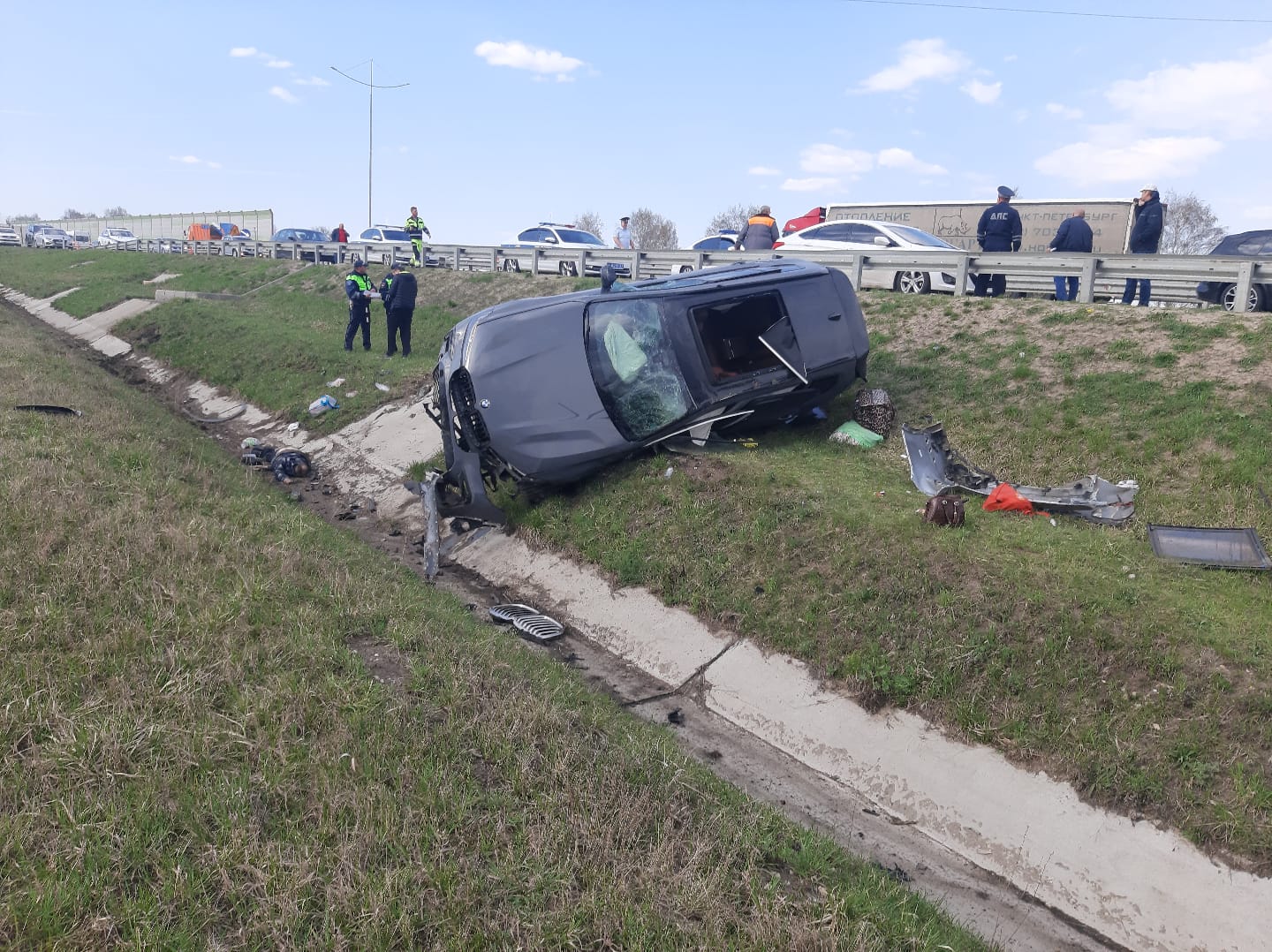 На трассе «Дон» перевернулась BMW: три человека погибли, один пострадал |  ИА “Тульская Пресса”