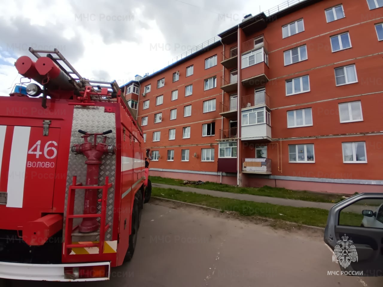 Во время пожара в поселке Волово под Тулой эвакуировали 17 человек |  09.05.2023 | Тула - БезФормата