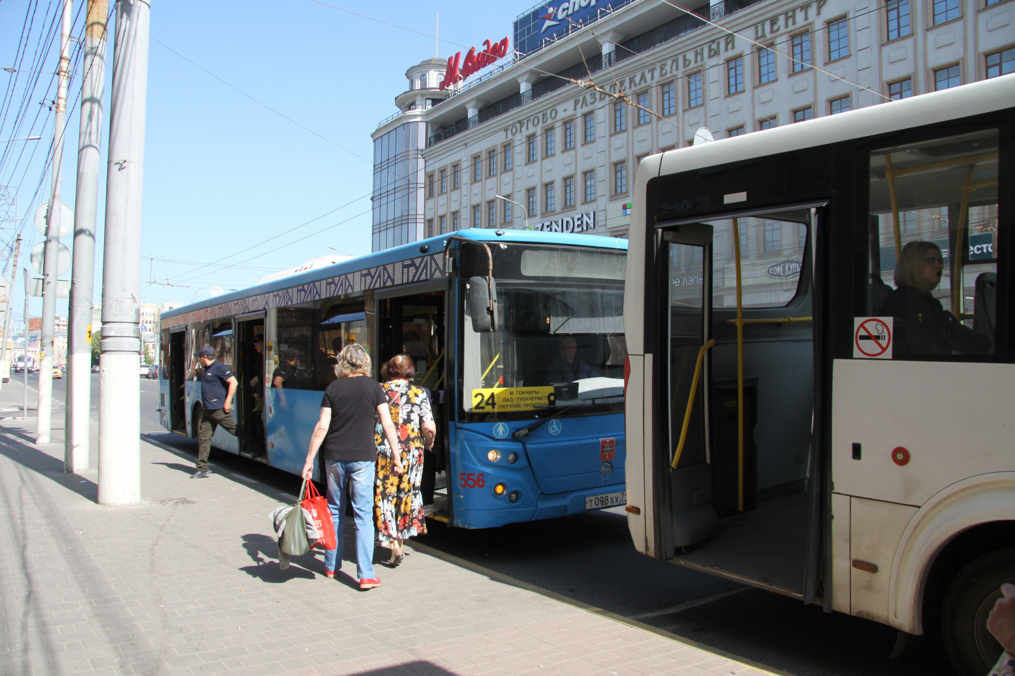 Как далеко нужно бежать тулякам за автобусом от остановки? | 14.06.2023 |  Тула - БезФормата