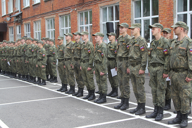 Вуц тулгу. Выпускники военных вузов. Выпускной военных.