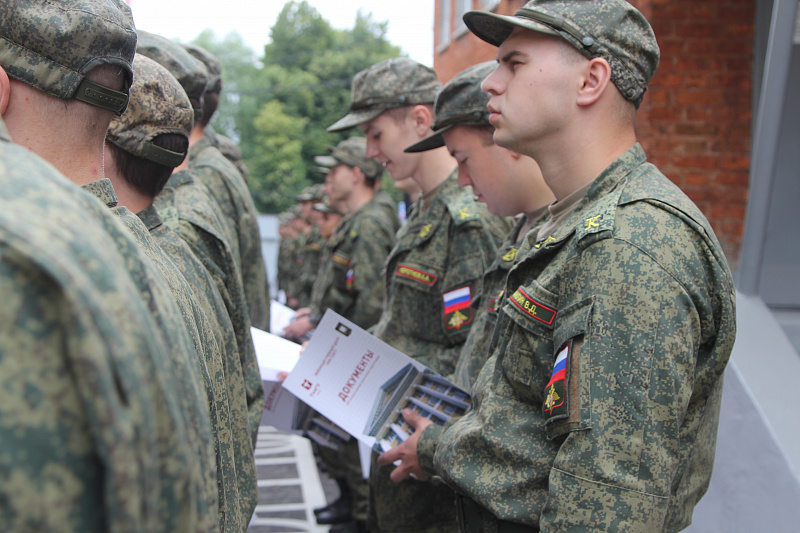 Вуц тулгу. Военная Кафедра ТУЛГУ. Военный учебный центр ТУЛГУ. Военная прическа на выпускной. Окружность Военная.