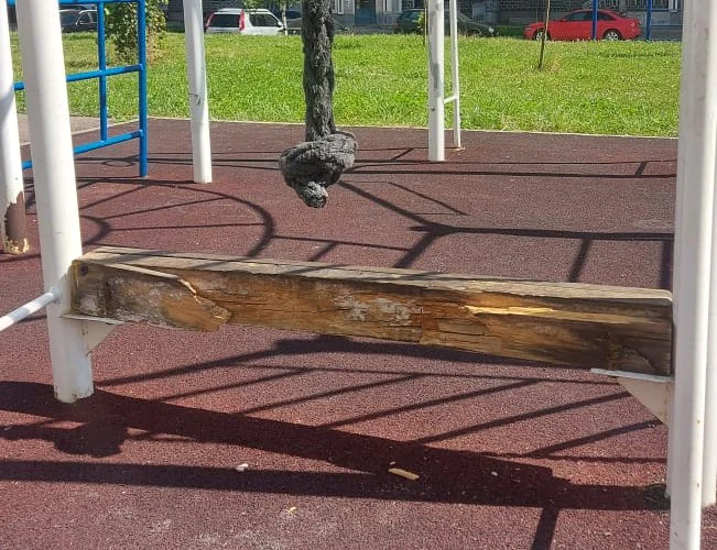 На детской площадке на Калужском шоссе в Туле нашли опасное ...