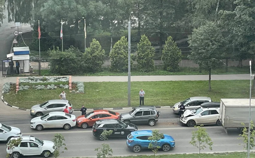 На Оборонной в Туле произошло массовое ДТП | ИА “Тульская Пресса”