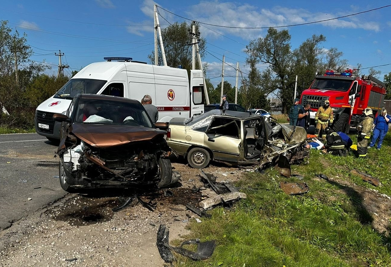 Двое пострадали, один погиб: в Тульской области произошло жесткое ДТП | ИА “ Тульская Пресса”