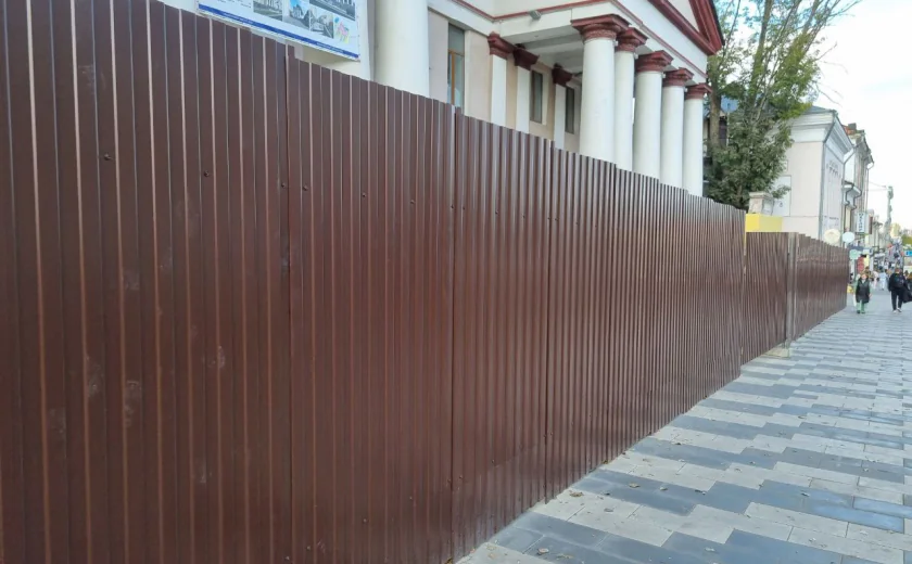 Строительные заборы в Туле предлагают заменить баннерами с картинами ...