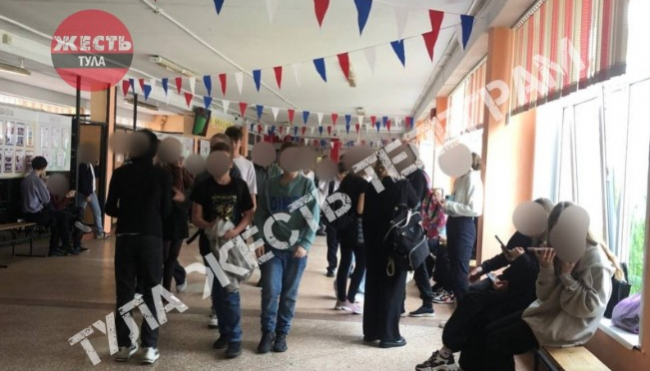 Ð ÑÑÐ»ÑÑÐºÐ¾Ð¹ ÑÐºÐ¾Ð»Ðµ ÑÑÐµÐ½Ð¸Ðº ÑÐ°Ð·Ð±ÑÑÐ·Ð³Ð°Ð» Ð¿ÐµÑÑÐ¾Ð²ÑÐ¹ Ð±Ð°Ð»Ð»Ð¾Ð½ÑÐ¸Ðº Ð² ÐºÐ°Ð±Ð¸Ð½ÐµÑÐµ Ð¸ÑÑÐ¾ÑÐ¸Ð¸