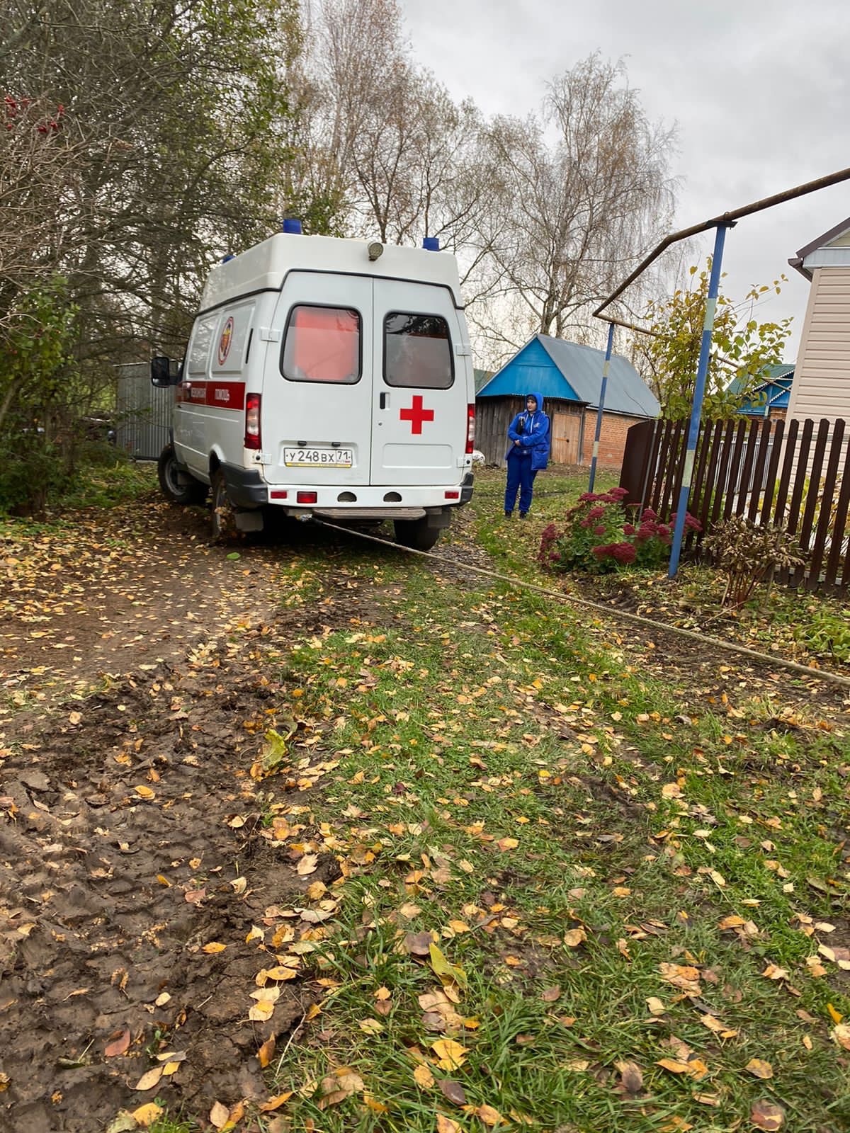 Под Тулой в грязи застряла машина «скорой» | 26.10.2023 | Тула - БезФормата