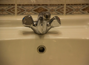 В Туле из-за коммунальной аварии без холодной воды остались жители пяти домов