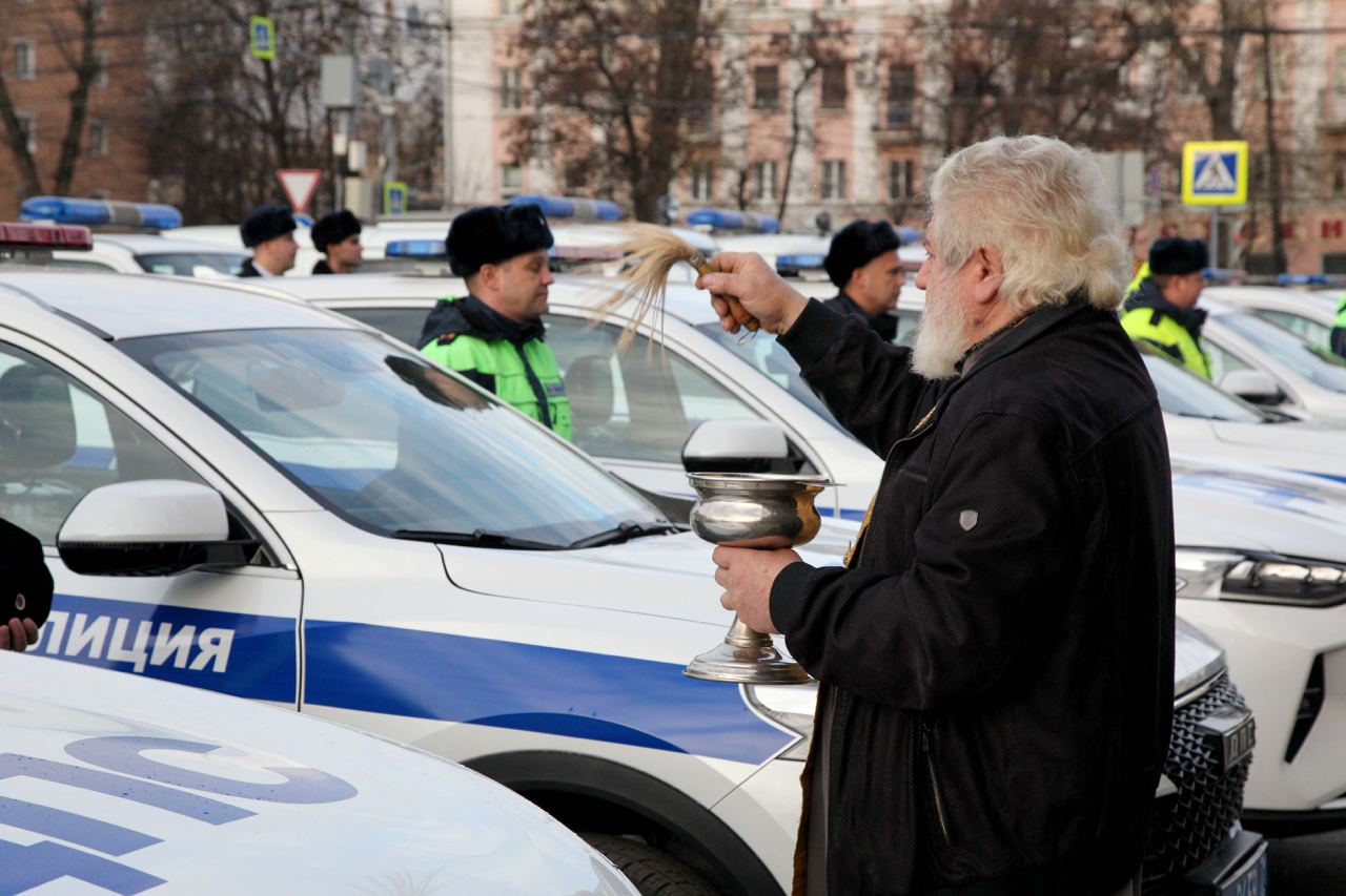 Тульским полицейским вручили ключи от новых служебных автомобилей | ИА  “Тульская Пресса”