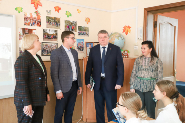 ÐÐ»ÑÑ ÐÐµÑÐ¿Ð°Ð»Ð¾Ð² Ð¿Ð¾Ð¾Ð±ÑÐ°Ð»ÑÑ ÑÐ¾ ÑÐºÐ¾Ð»ÑÐ½Ð¸ÐºÐ°Ð¼Ð¸ Ð³Ð¸Ð¼Ð½Ð°Ð·Ð¸Ð¸ â11 ÐÐ»ÐµÐºÑÐ°Ð½Ð´ÑÐ° Ð¸ ÐÐ»ÐµÐ³Ð° Ð¢ÑÐ¾ÑÐ½Ð¾Ð²ÑÐºÐ¸Ñ