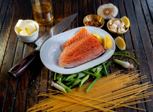 Диетолог посоветовала есть лосось для здоровья сердца