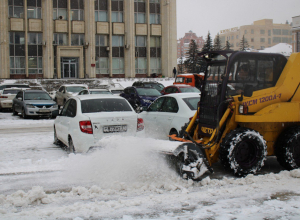 В Туле продолжают устранение последствий снегопада