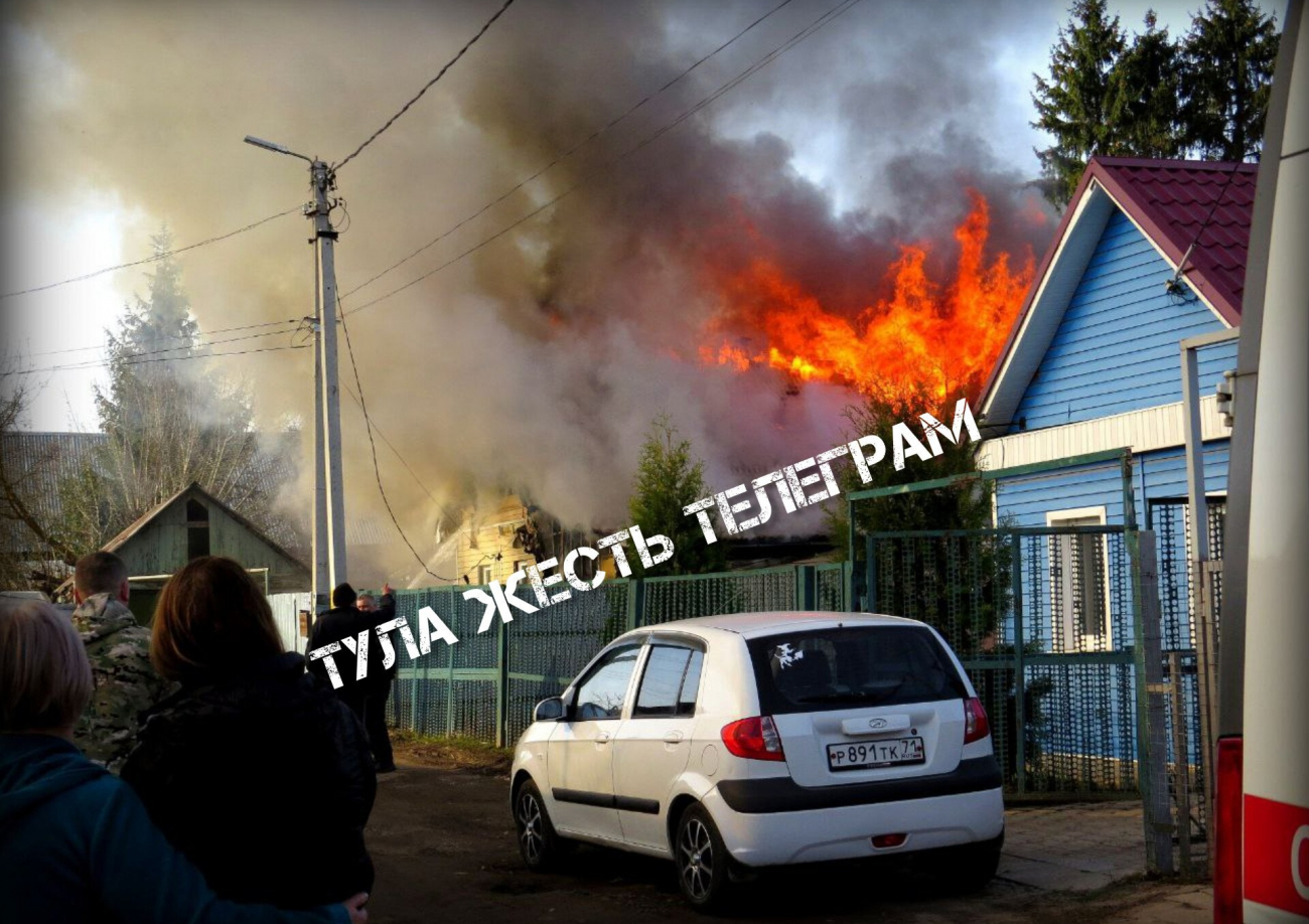 В Щекине произошел крупный пожар в частном доме | ИА “Тульская Пресса”