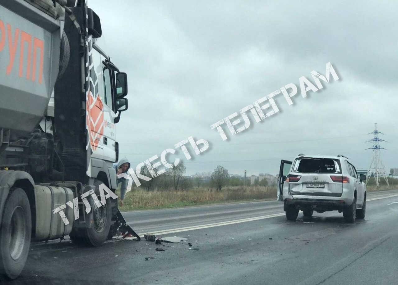 Фура въехала во внедорожник на въезде в Тулу | ИА “Тульская Пресса”