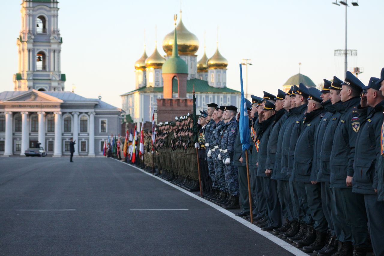 Отменен парад победы