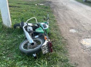 В тульской деревне мотоциклист погиб, врезавшись на "Яве" в бетонный столб